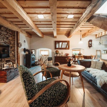 Cakyho Kuria - Mezonetovy Apartman S Krbom A Saunami Smizany Luaran gambar