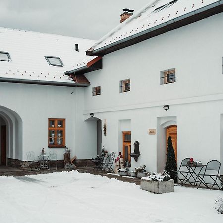 Cakyho Kuria - Mezonetovy Apartman S Krbom A Saunami Smizany Luaran gambar