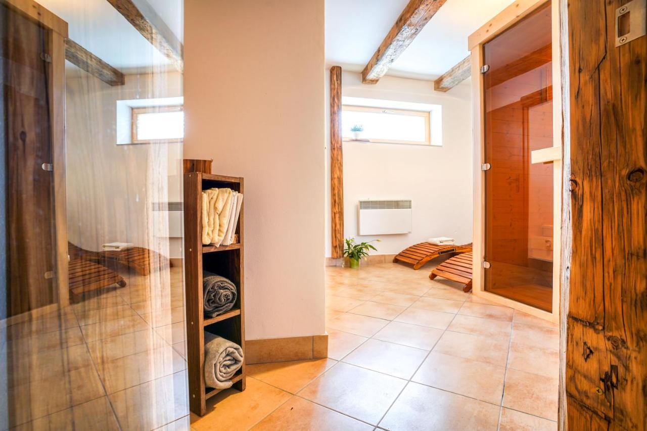 Cakyho Kuria - Mezonetovy Apartman S Krbom A Saunami Smizany Luaran gambar