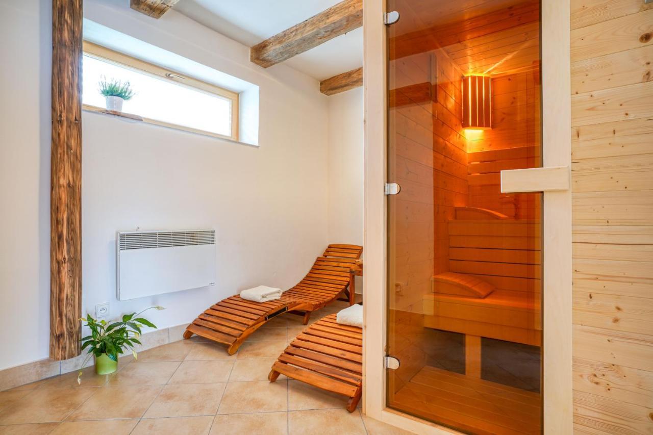 Cakyho Kuria - Mezonetovy Apartman S Krbom A Saunami Smizany Luaran gambar