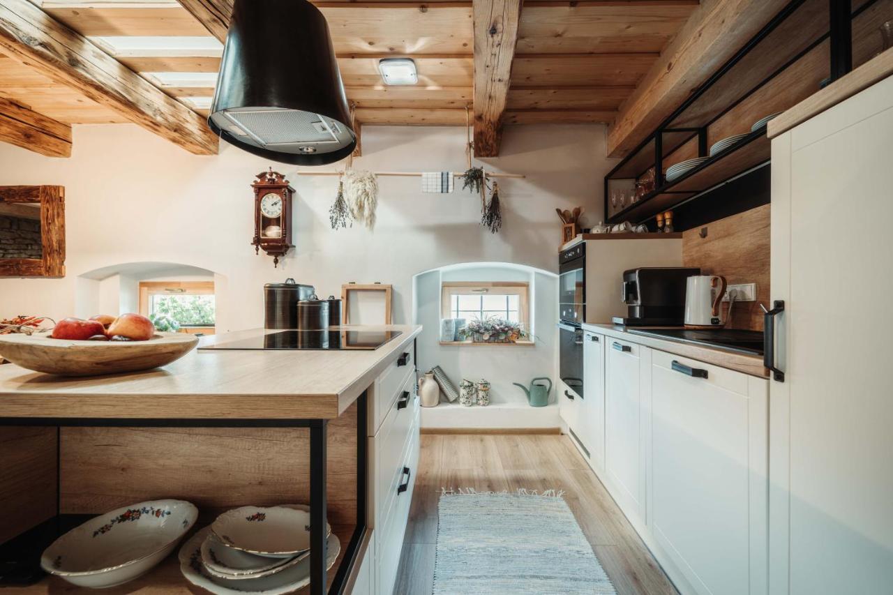 Cakyho Kuria - Mezonetovy Apartman S Krbom A Saunami Smizany Luaran gambar
