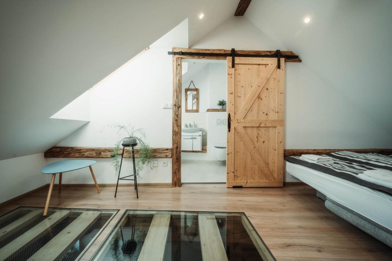 Cakyho Kuria - Mezonetovy Apartman S Krbom A Saunami Smizany Luaran gambar