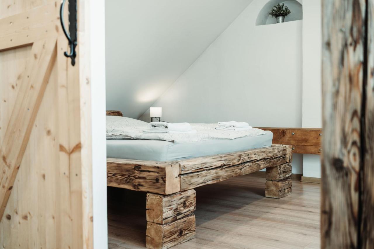 Cakyho Kuria - Mezonetovy Apartman S Krbom A Saunami Smizany Luaran gambar