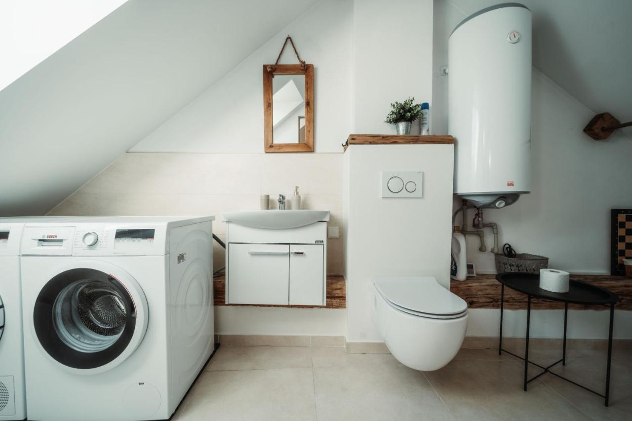 Cakyho Kuria - Mezonetovy Apartman S Krbom A Saunami Smizany Luaran gambar