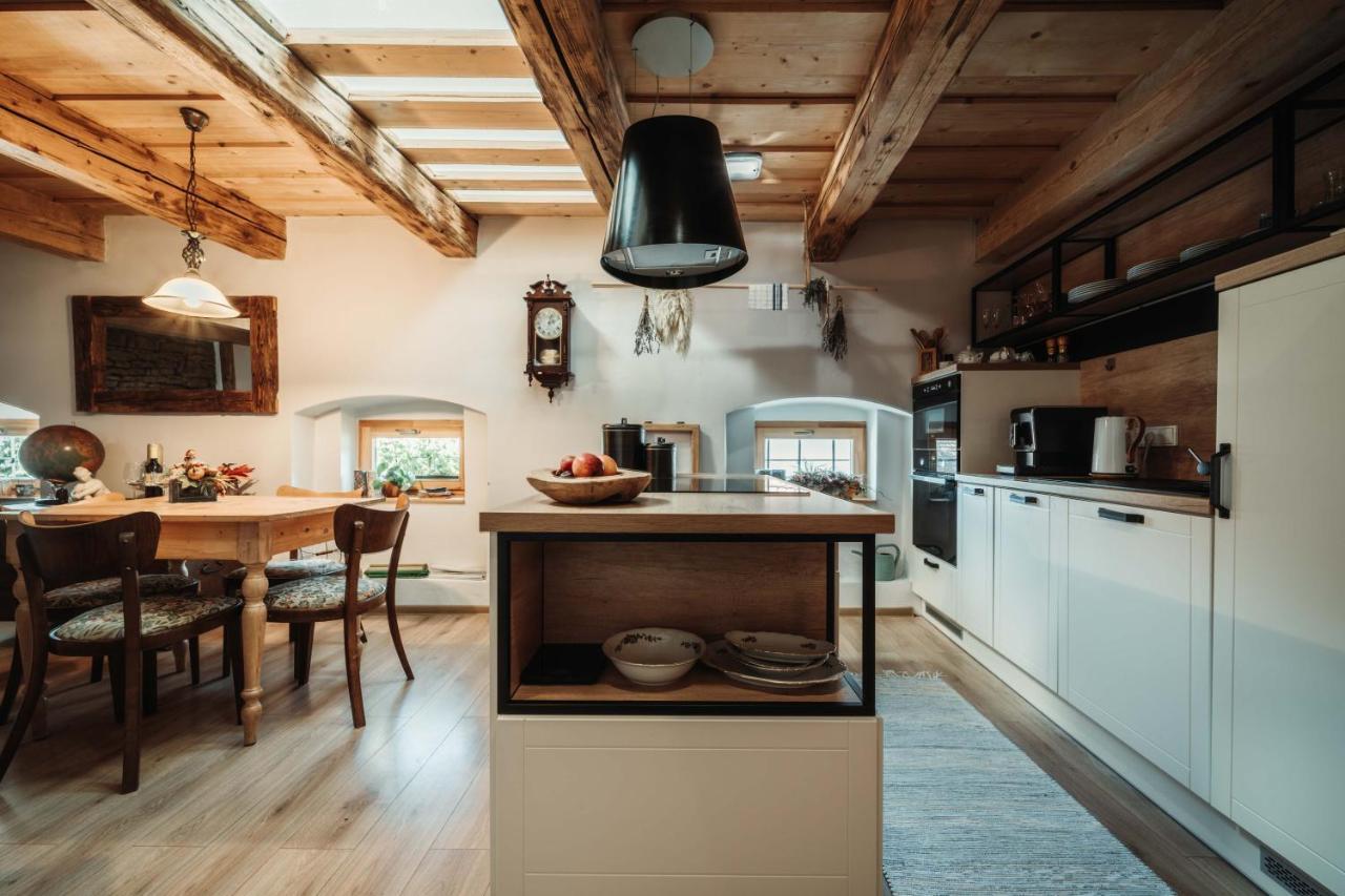 Cakyho Kuria - Mezonetovy Apartman S Krbom A Saunami Smizany Luaran gambar