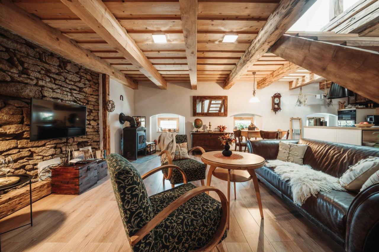 Cakyho Kuria - Mezonetovy Apartman S Krbom A Saunami Smizany Luaran gambar