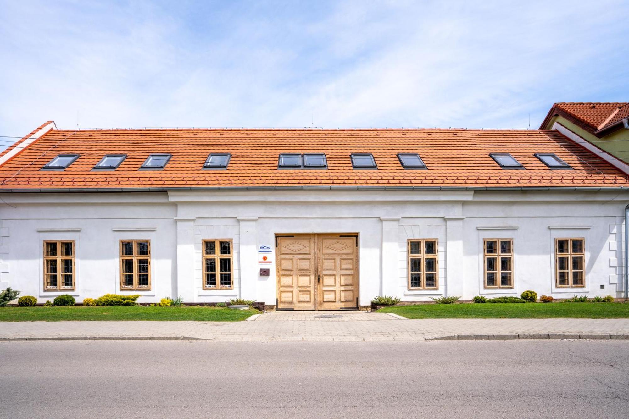 Cakyho Kuria - Mezonetovy Apartman S Krbom A Saunami Smizany Luaran gambar