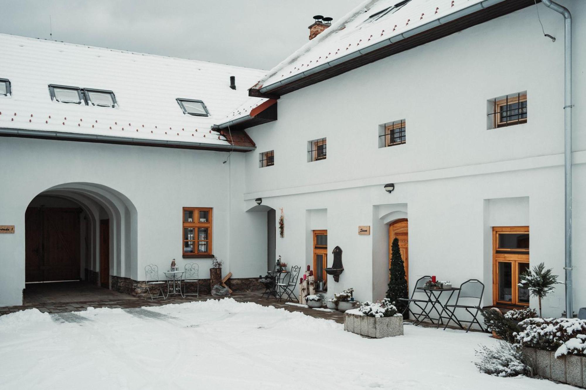 Cakyho Kuria - Mezonetovy Apartman S Krbom A Saunami Smizany Luaran gambar