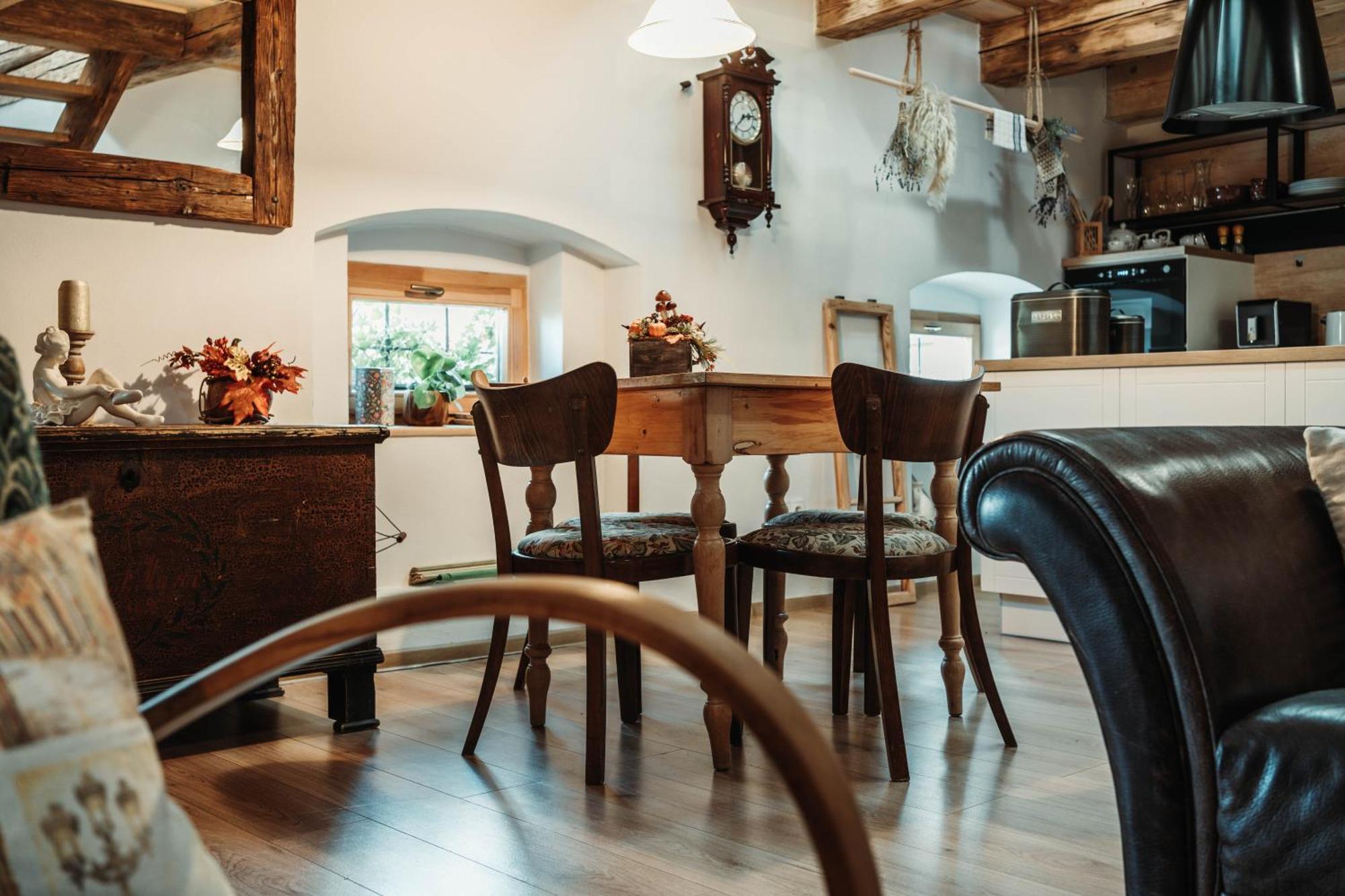 Cakyho Kuria - Mezonetovy Apartman S Krbom A Saunami Smizany Luaran gambar